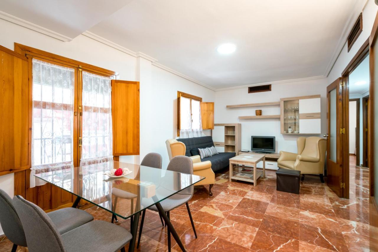 Апартаменты Holi-Rent Estrella Севилья Экстерьер фото