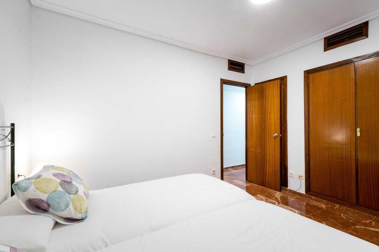Апартаменты Holi-Rent Estrella Севилья Экстерьер фото