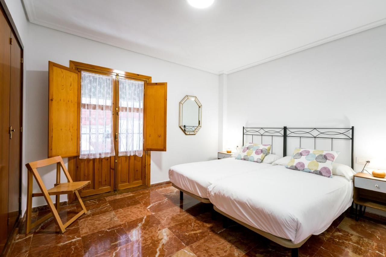 Апартаменты Holi-Rent Estrella Севилья Экстерьер фото